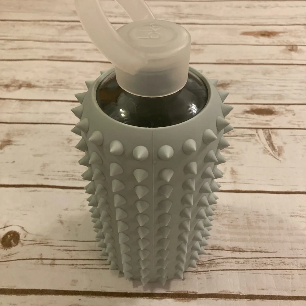 BKR Water Bottle Spiked London Gray Sleeve